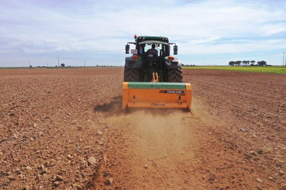 Аренда грунтового мульчера Serrat Farmland 4