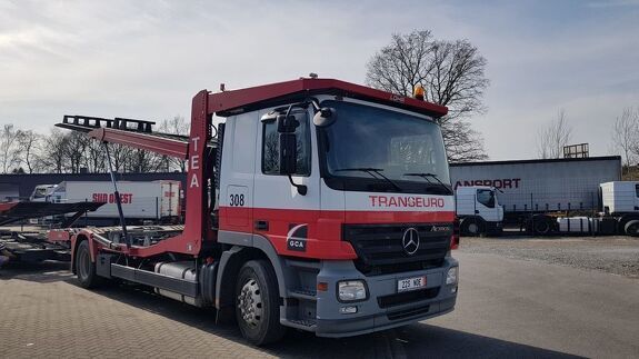 Аренда автовоза Mercedes-Benz Actros 1844