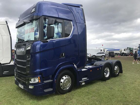 Аренда седельного тягача 6x2 Scania R450 Highline