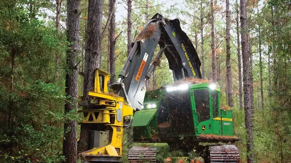 Аренда валочно-пакетирующей машины John Deere 853M