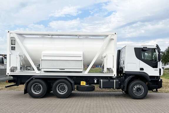 Автоцистерна Iveco Trakker AT380T38H