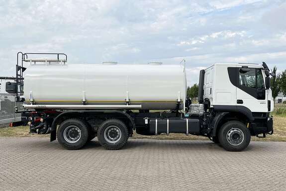 Автоцистерна Iveco Trakker AT380T38H