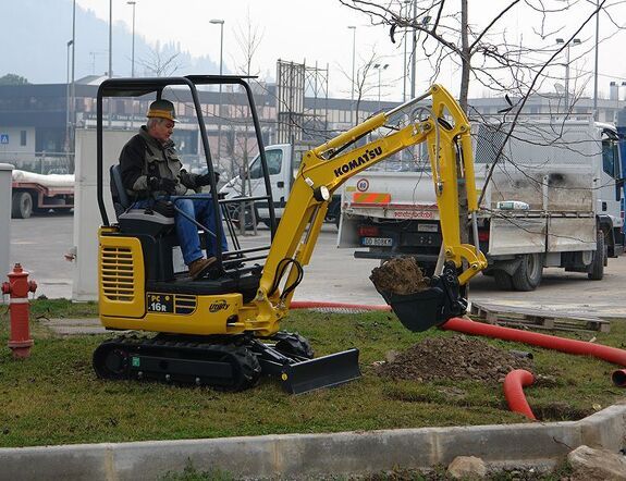 Аренда мини-экскаватора Komatsu PC16R-3