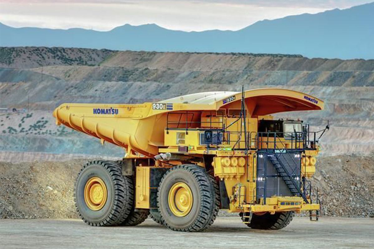 Самосвал Komatsu 930E-5