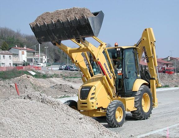 Аренда экскаватора погрузчика Komatsu WB93S-5