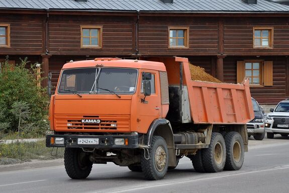 Аренда самосвала КАМАЗ-65111