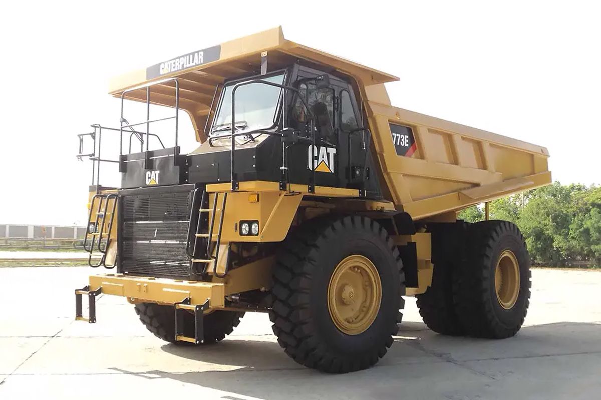 Самосвал CAT 773E