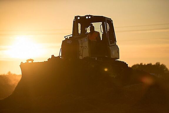 Аренда гусеничного бульдозера CAT D3